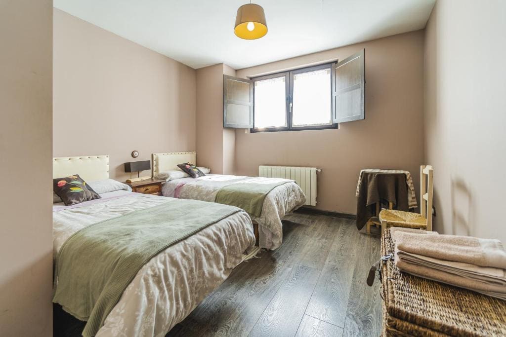 Apartment with Shower room - Image 3