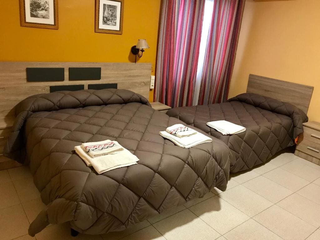 Standard Triple Room room - Image 2