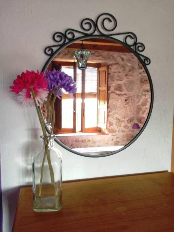 Six-Bedroom House room - Image 1