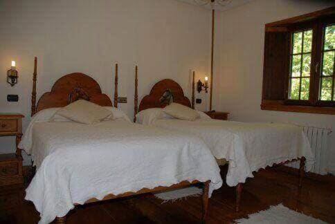 Twin Room with Private Bathroom room - Image 2