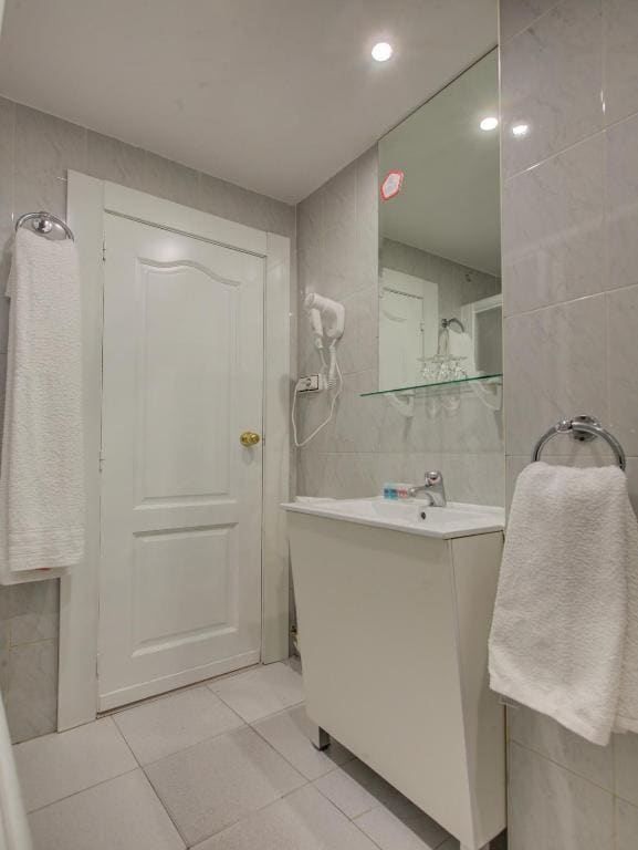 Double or Twin Room room - Image 2