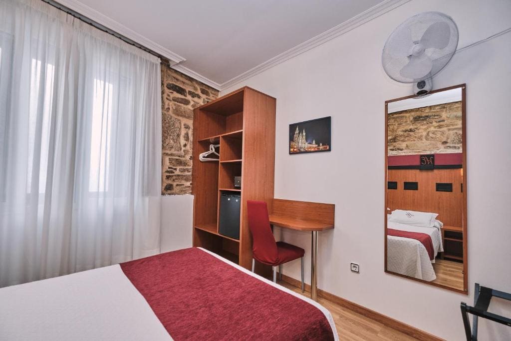 Standard Triple Room room - Image 2
