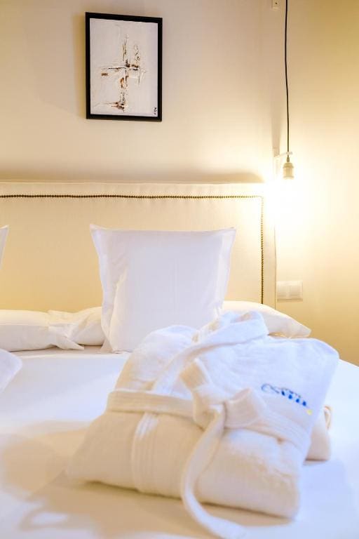 Standard Double Room - Disability Access room - Image 2