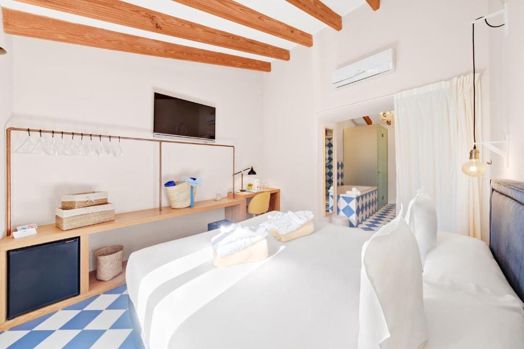Standard Double Room room - Image 2