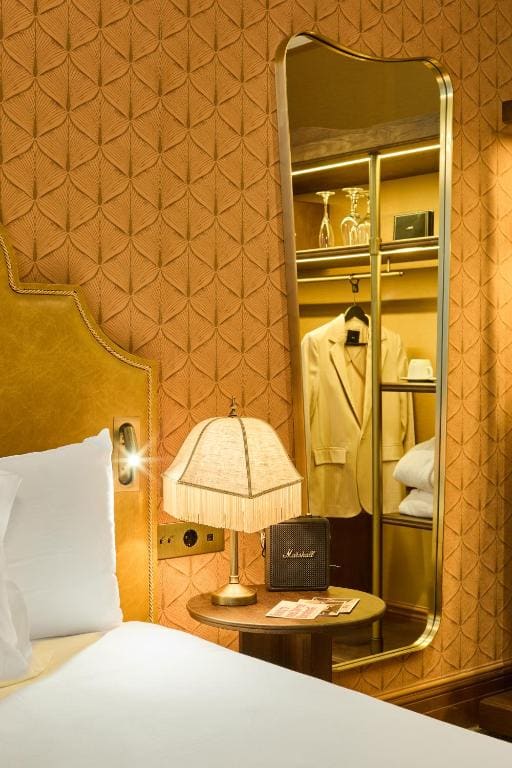 Deluxe Room room - Image 3