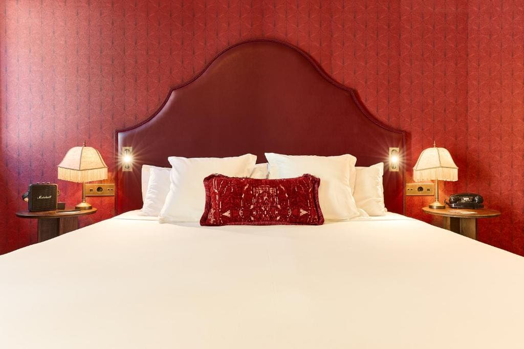 Deluxe Room with Balcony room - Image 3