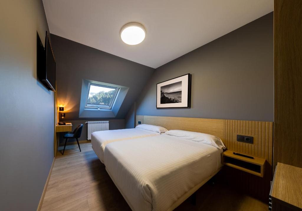 Deluxe Twin Room room - Image 1