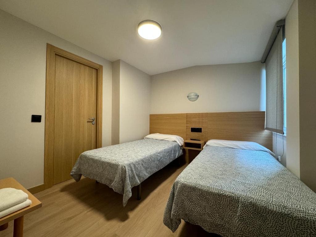 Deluxe Family Room room - Image 2