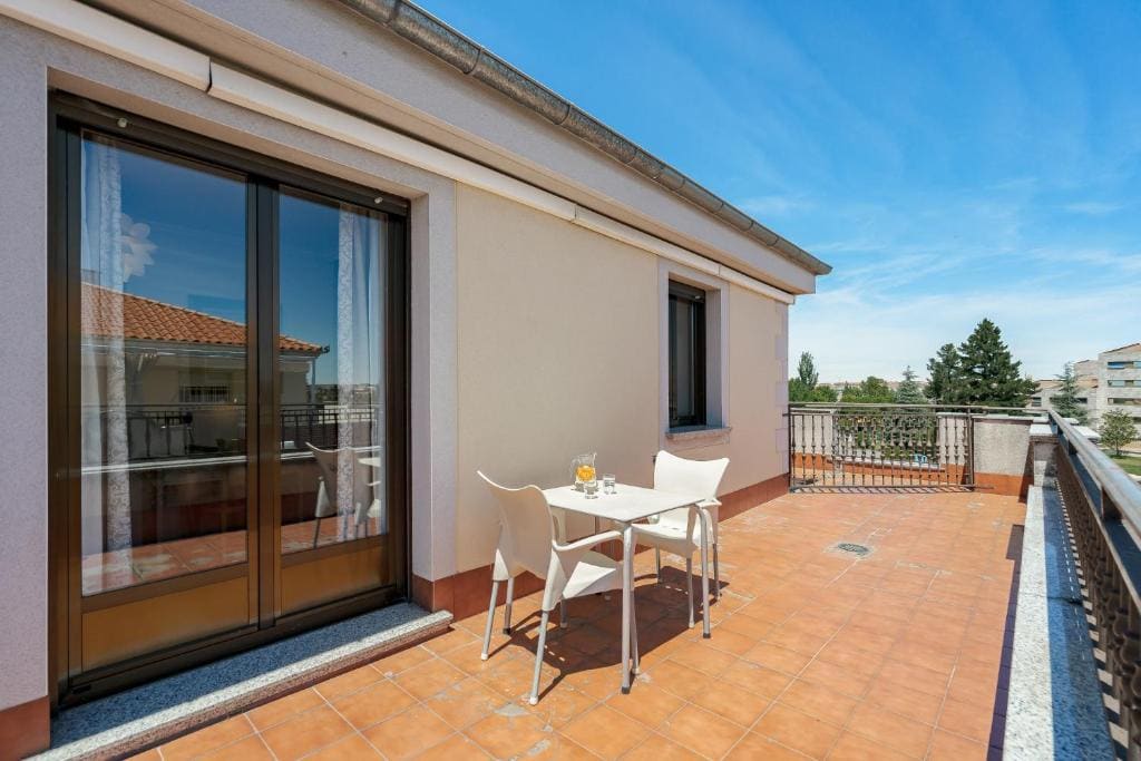 Double Room with Terrace room - Image 3