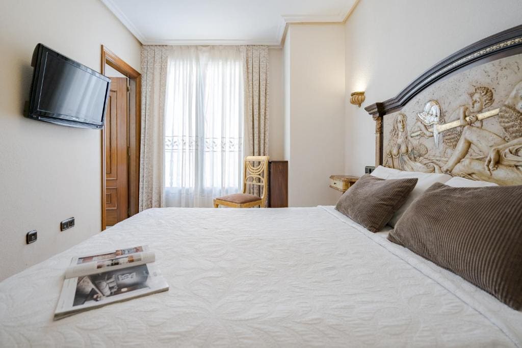 Double or Twin Room room - Image 3