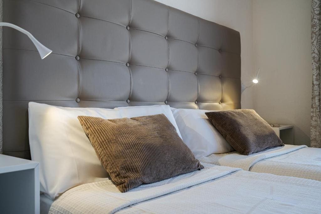 Triple Room with Terrace room - Image 3