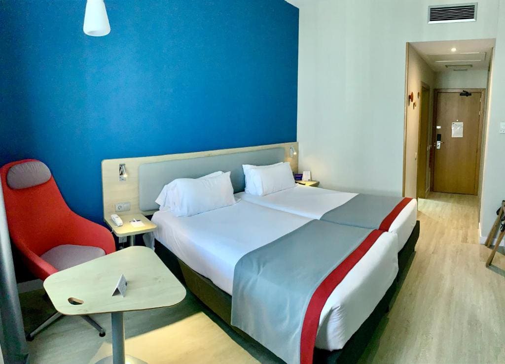 Standard Twin Room - Free Breakfast room - Image 3