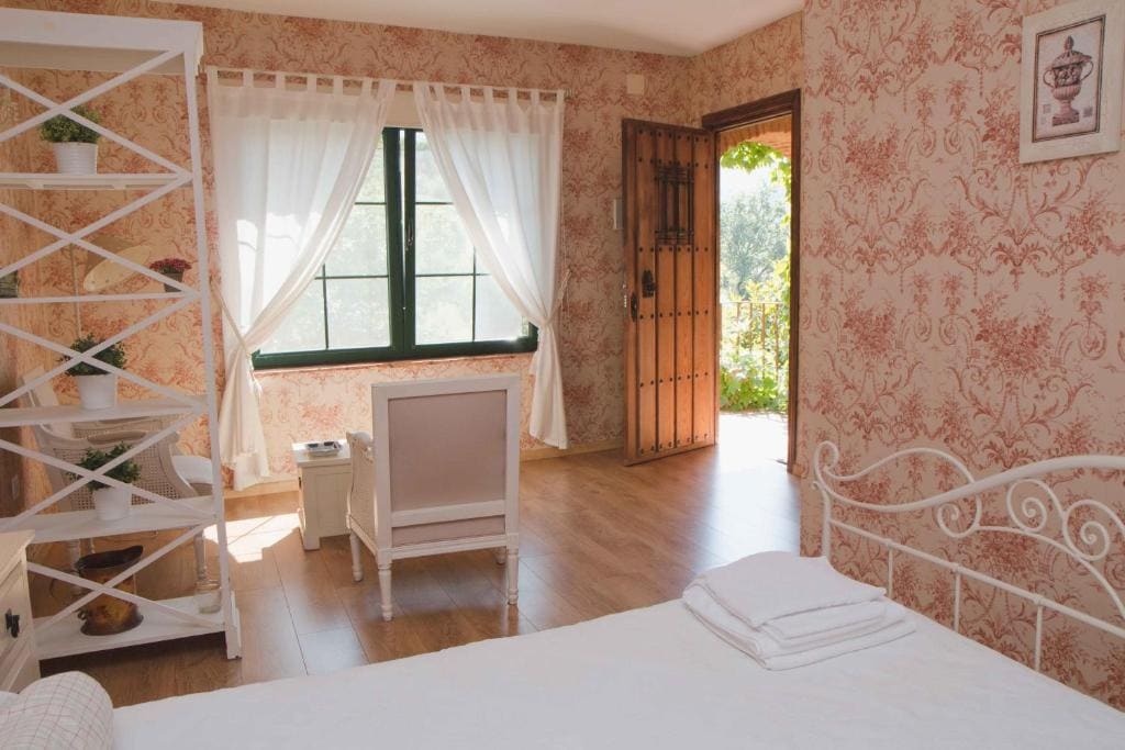 Superior Double Room room - Image 3
