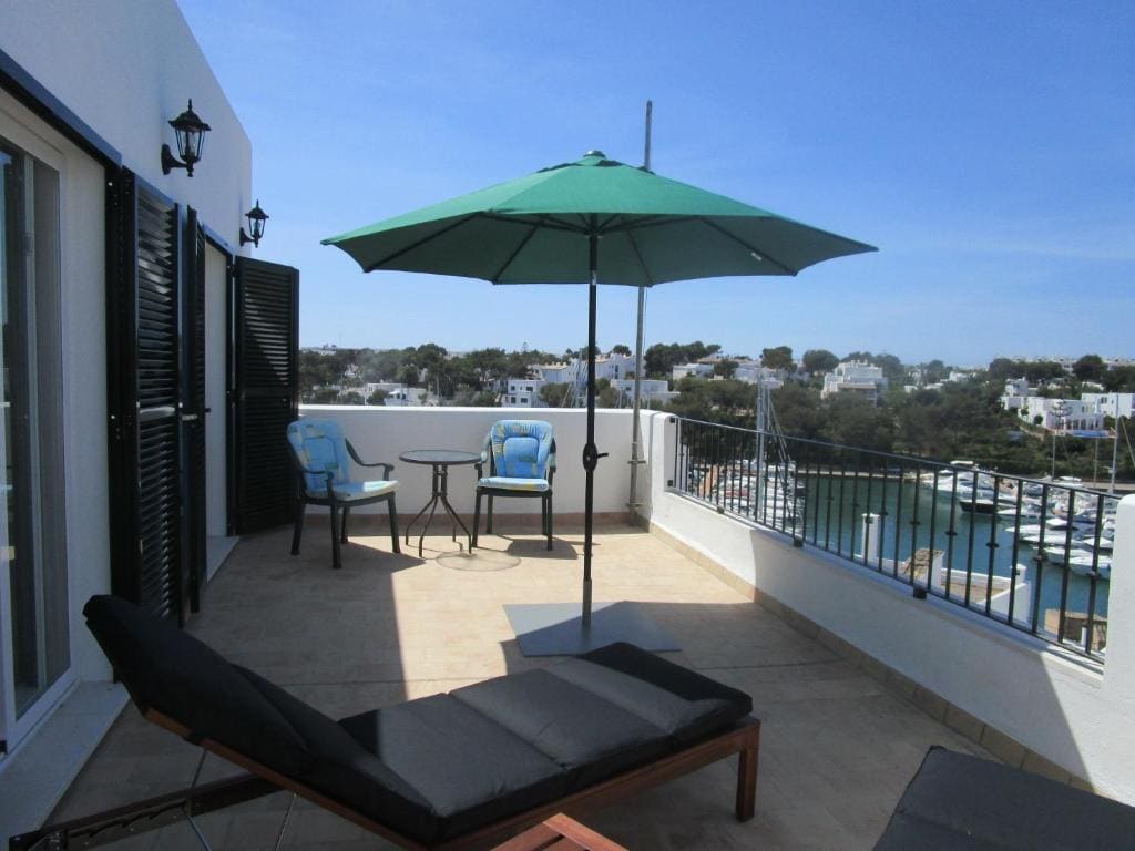 Deluxe Double Room with Balcony and Sea View room - Image 1