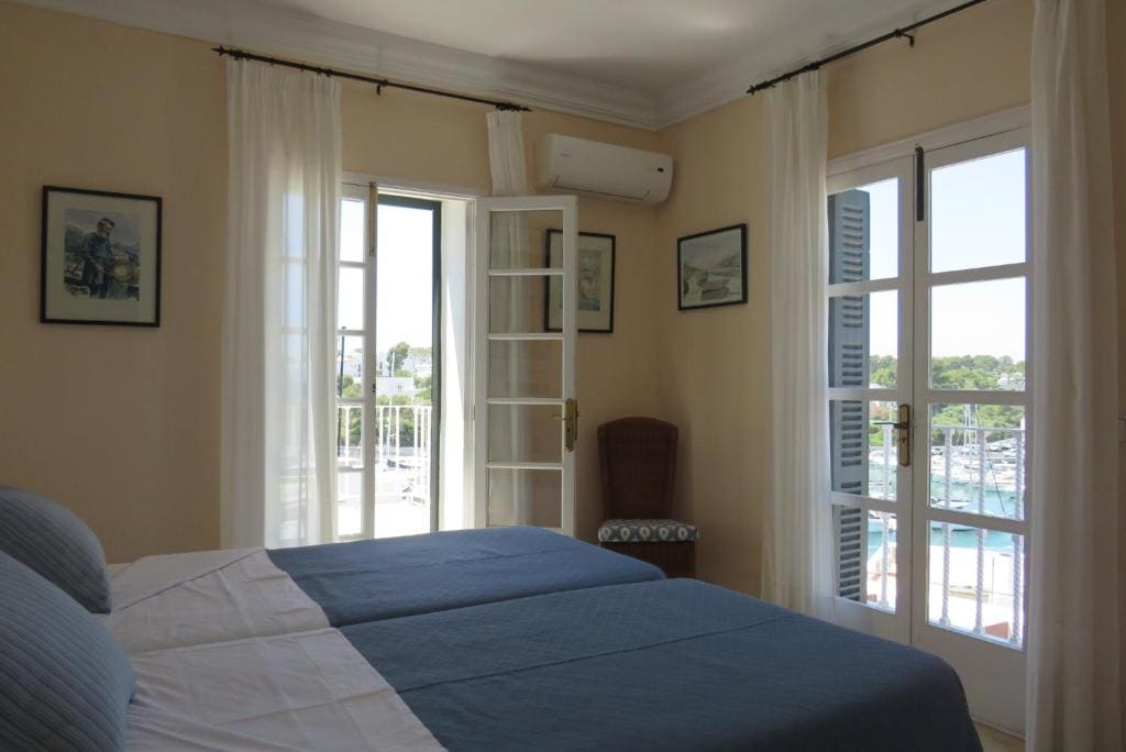Deluxe Double or Twin Room with Sea View room - Image 1