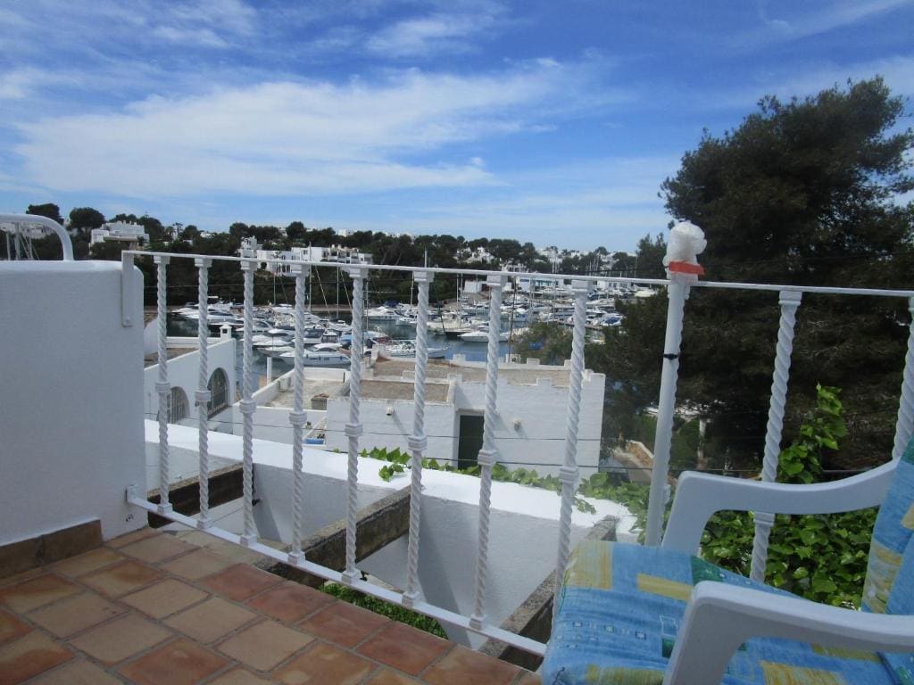 Double Room with Balcony and Sea View room - Image 2