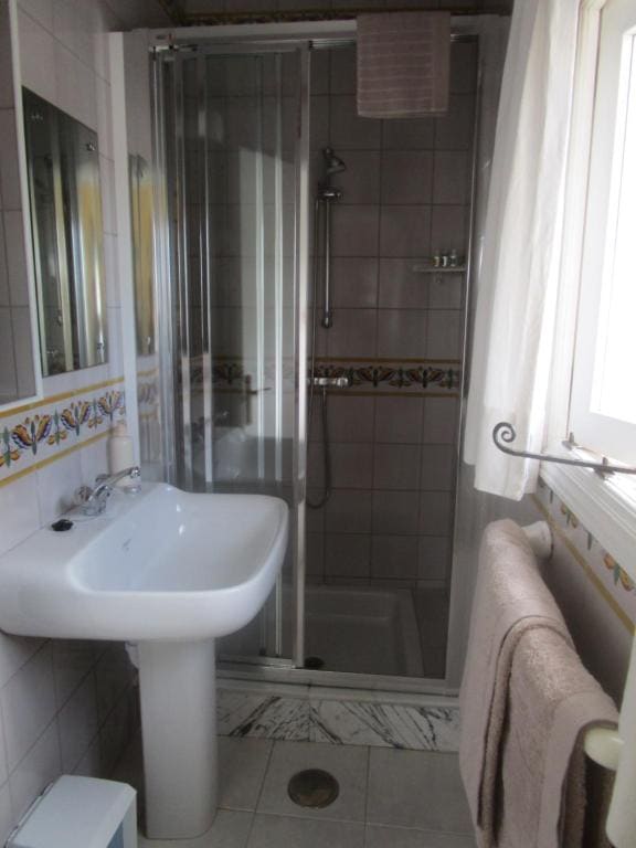 Double or Twin Room with Sea View room - Image 1