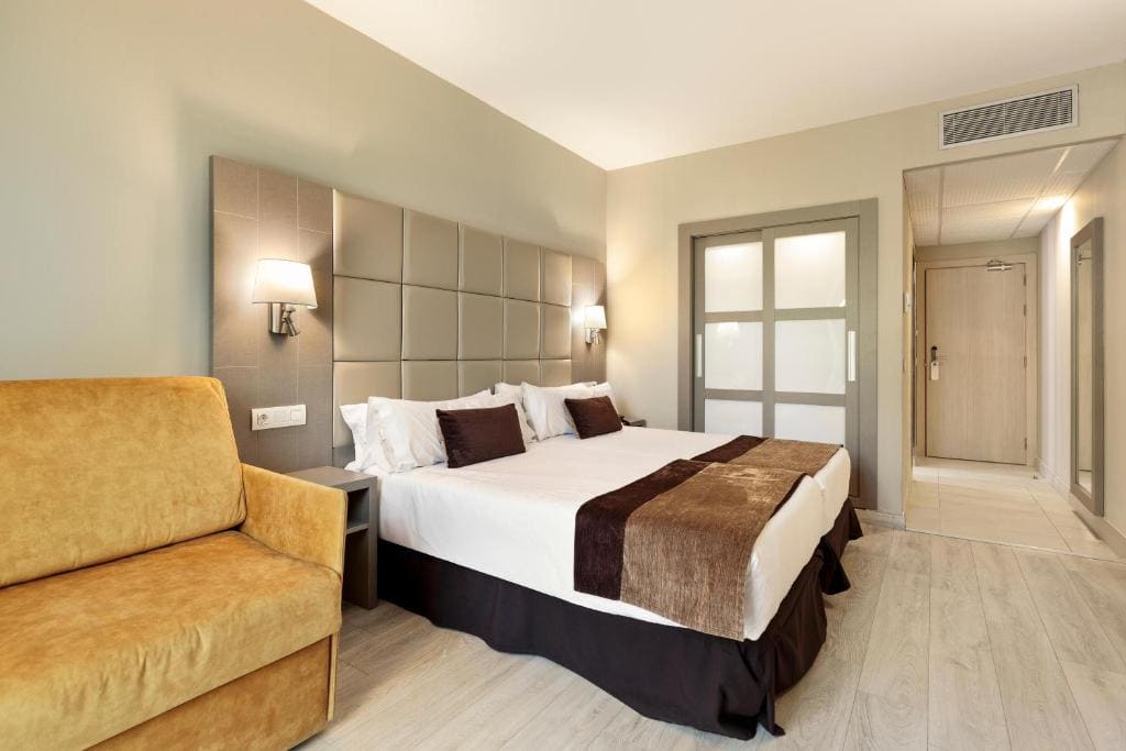 Business Double Room with Garden View room - Image 1