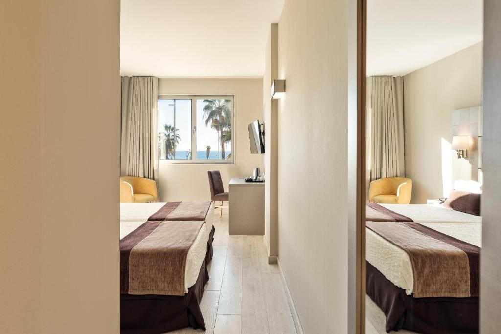 Business Double Room with Sea View room - Image 1