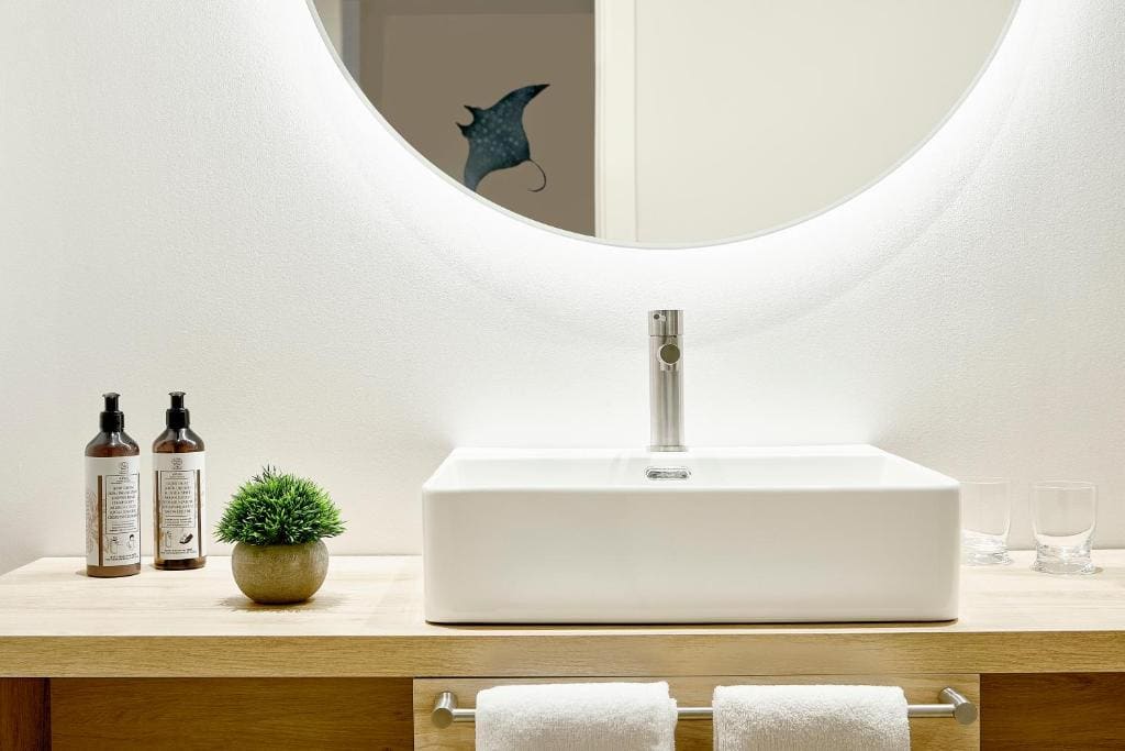 Double Pool Access room - Image 1