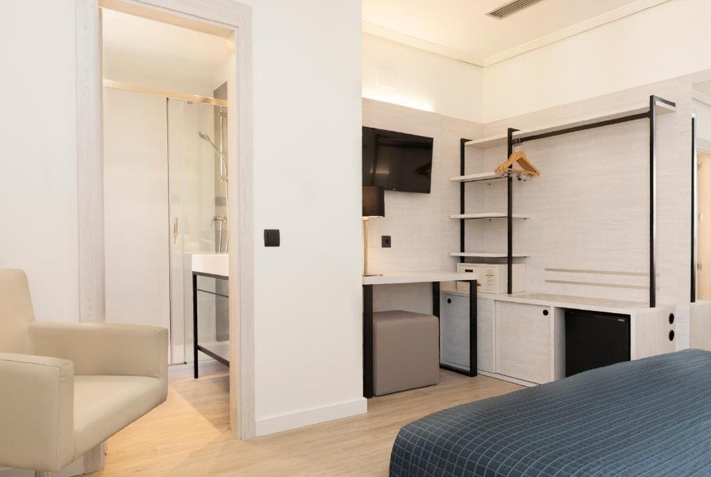 Double or Twin Room room - Image 3