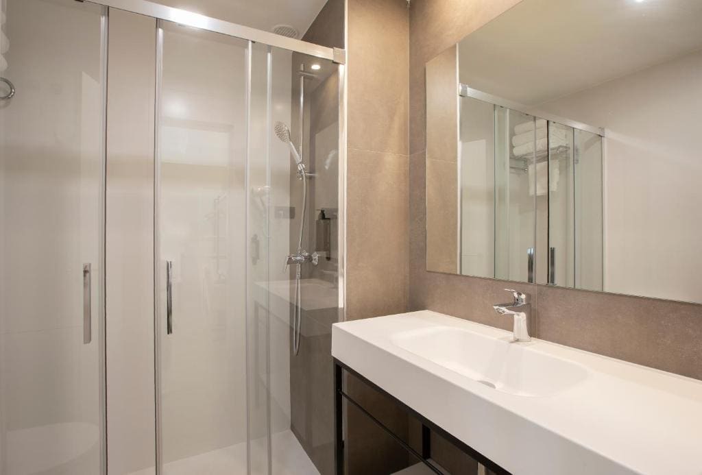 Double or Twin Room with Terrace room - Image 3