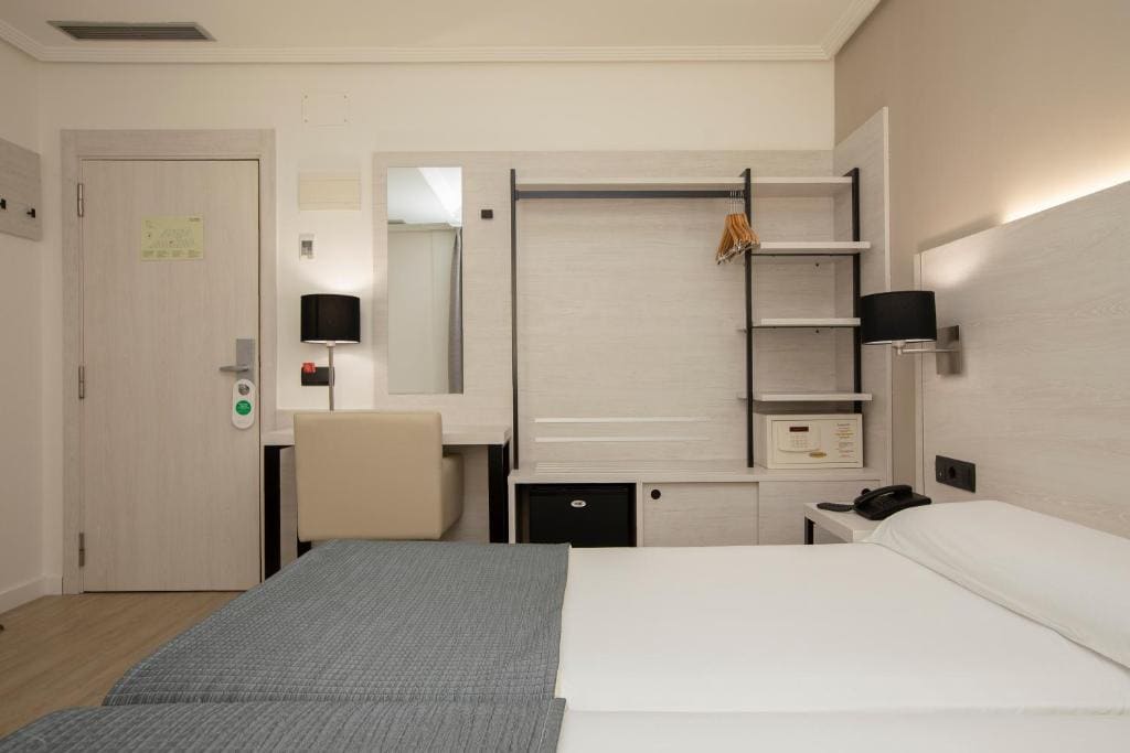 Double or Twin Room room - Image 1