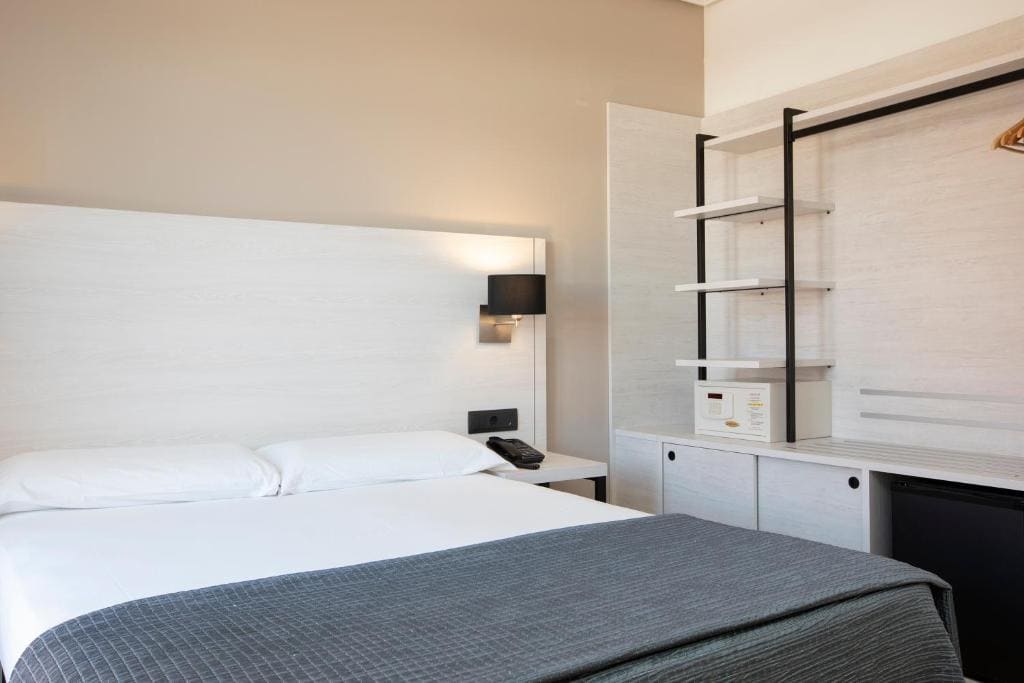Double or Twin Room room - Image 2