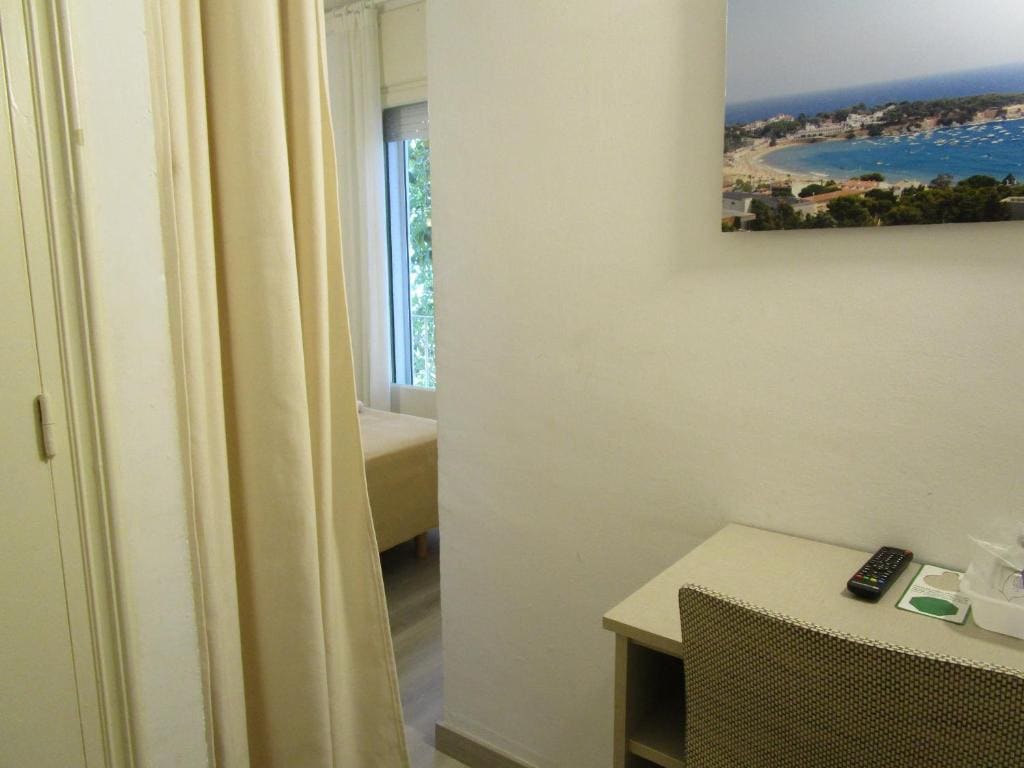 Room room - Image 3