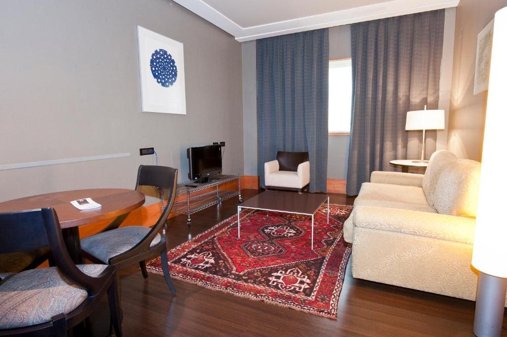 One-Bedroom Apartment room - Image 2