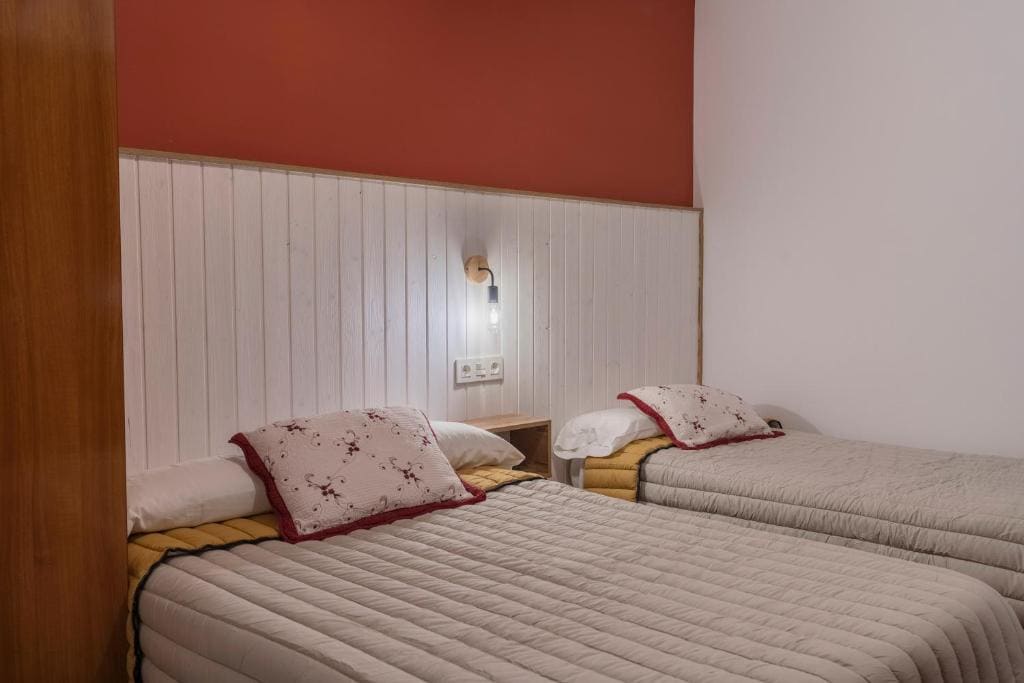 Double Room with Private Bathroom room - Image 3