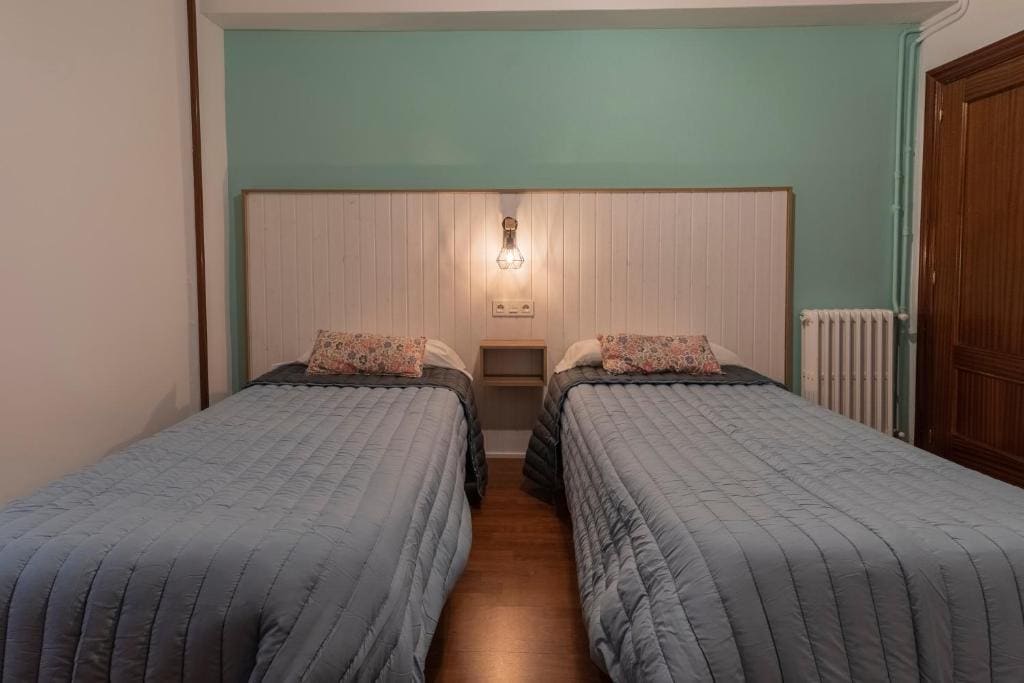 Double Room with Private Bathroom room - Image 2