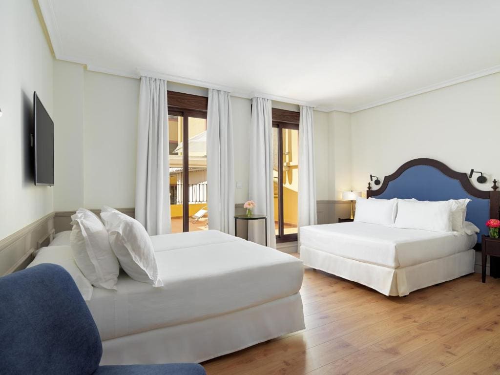 Family Room (2 Adults + 2 Children) room - Image 1