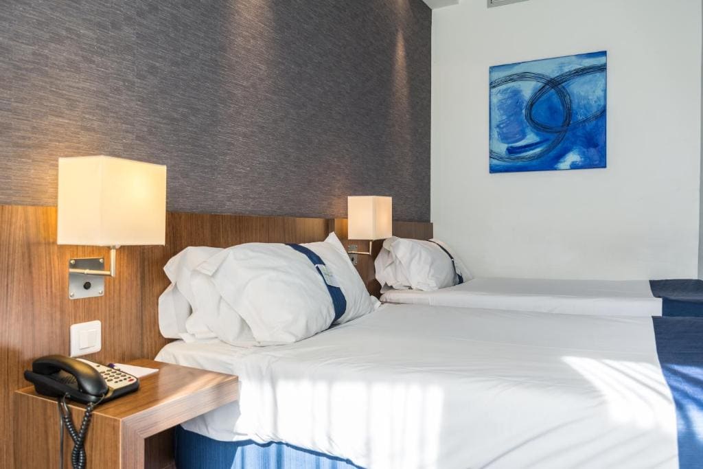 Standard Room with Free Breakfast room - Image 3