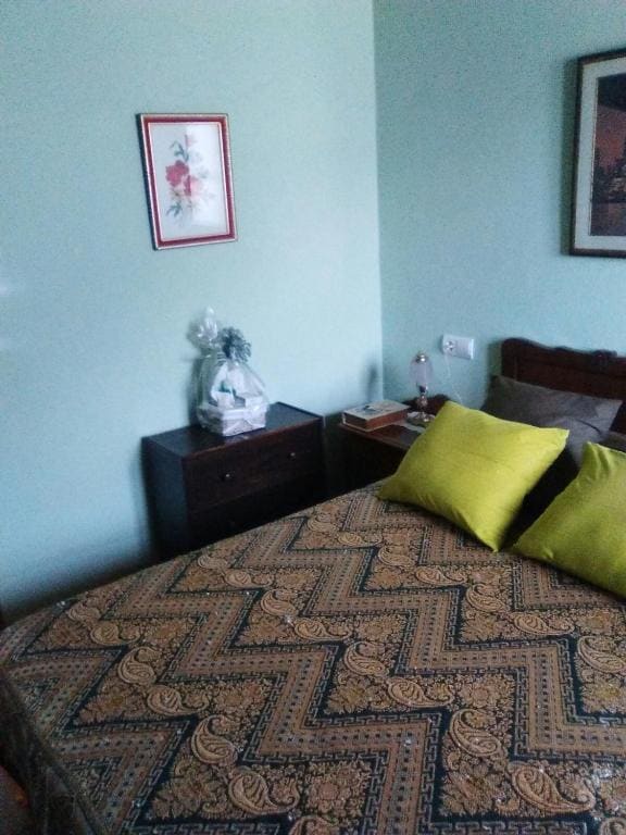 Large Single Room room - Image 2