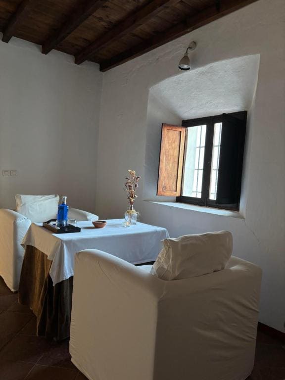 Suite room - Image 1