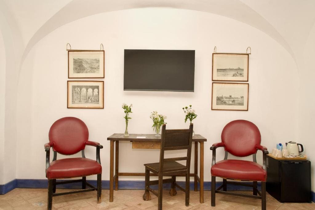 Classic Triple Room room - Image 2