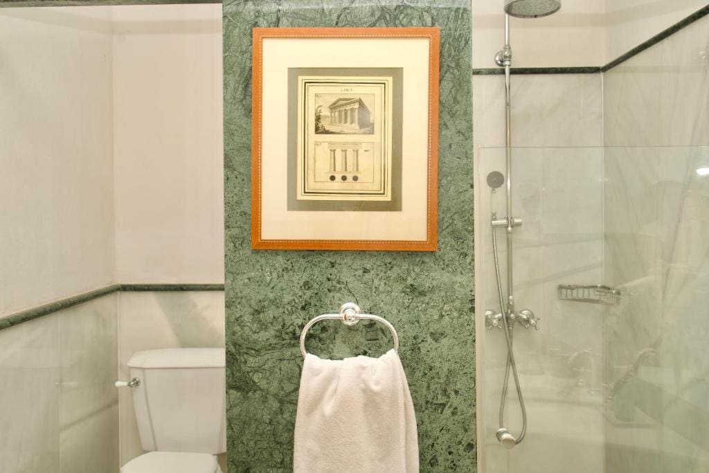 Classic Triple Room room - Image 1