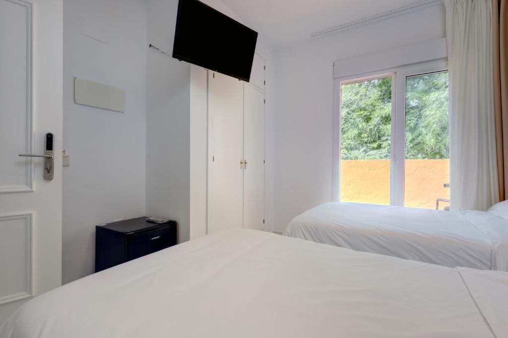 Twin Room room - Image 3