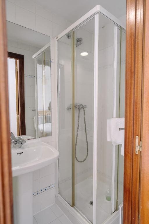 Double or Twin Room room - Image 1