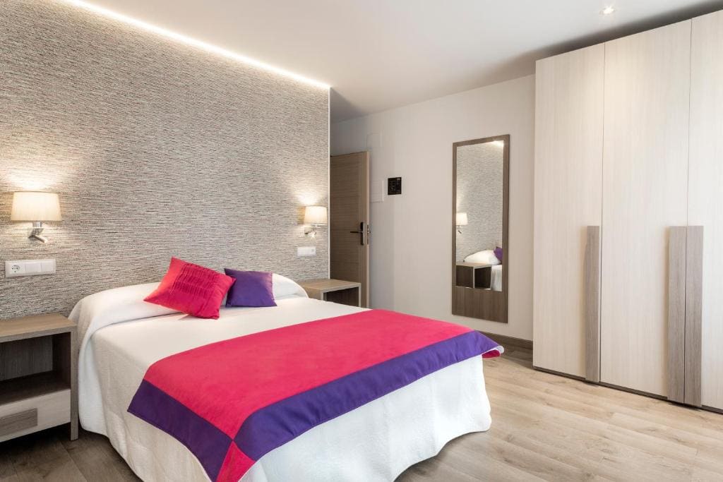 Double or Twin Room room - Image 1