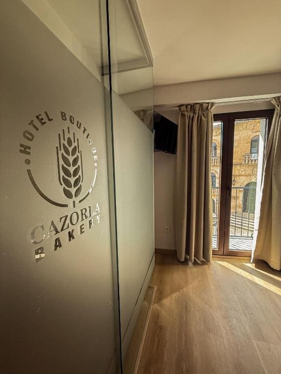 Deluxe Double Room with Balcony room - Image 1