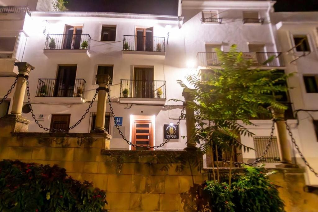 Deluxe Double Room with Balcony room - Image 2
