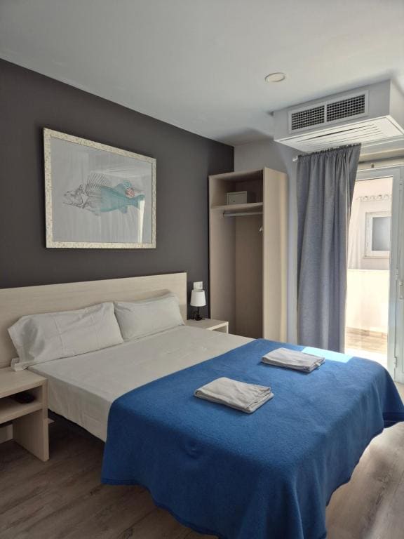Double or Twin Room room - Image 2