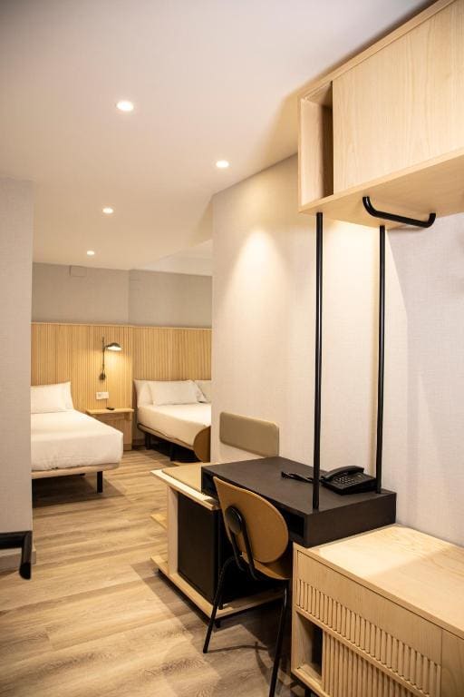 Family Room room - Image 2