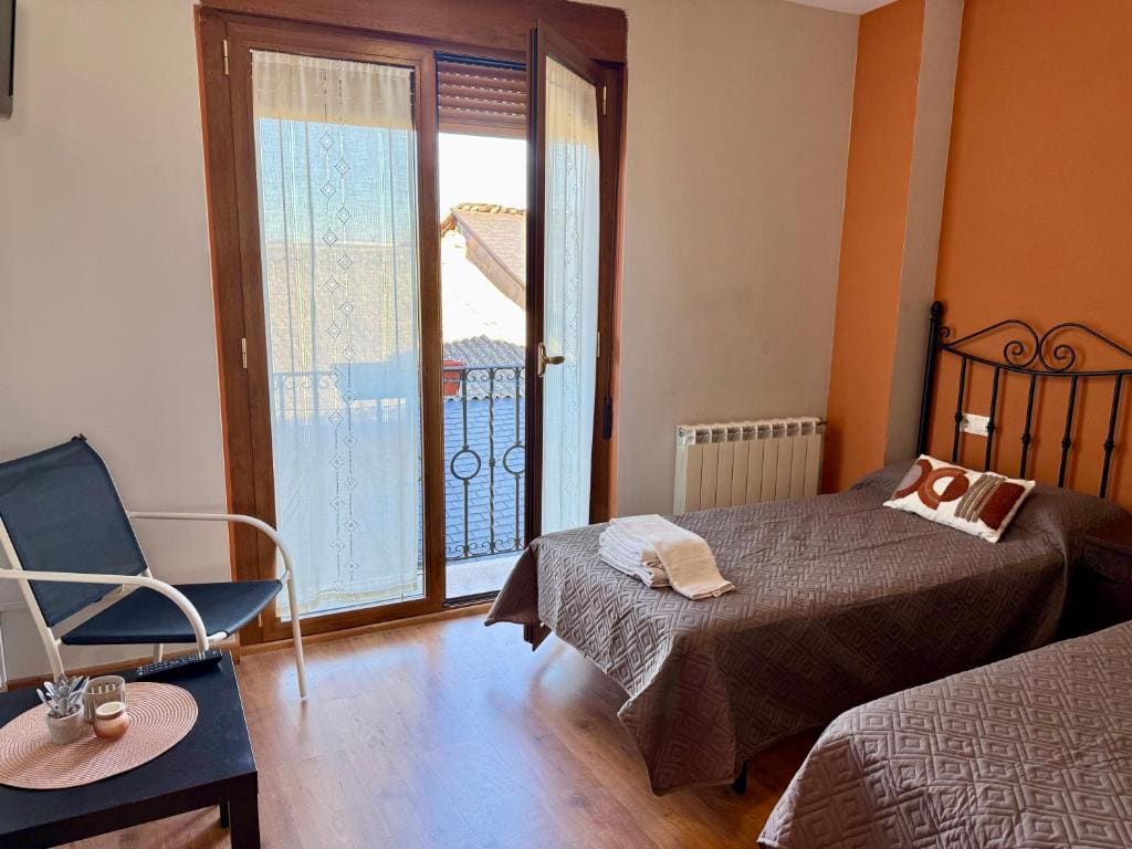 Superior Twin Room room - Image 1