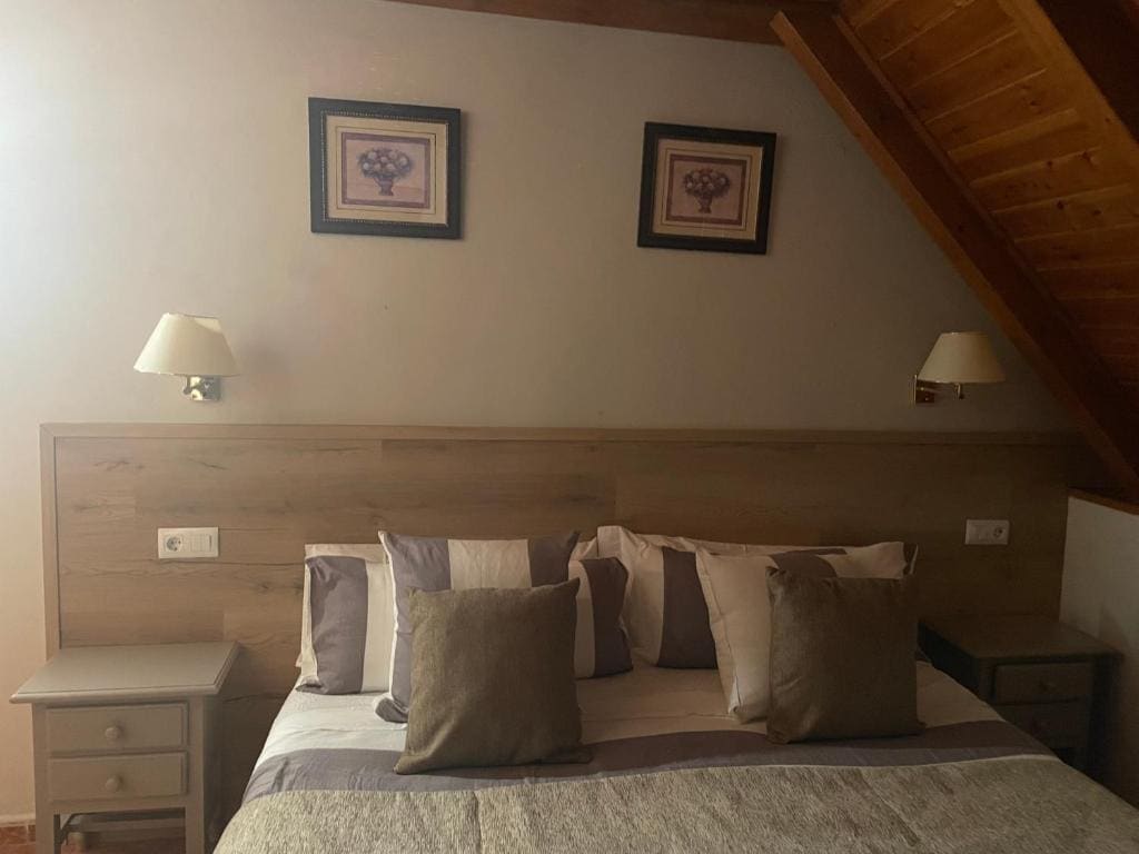 Small Double Room room - Image 1
