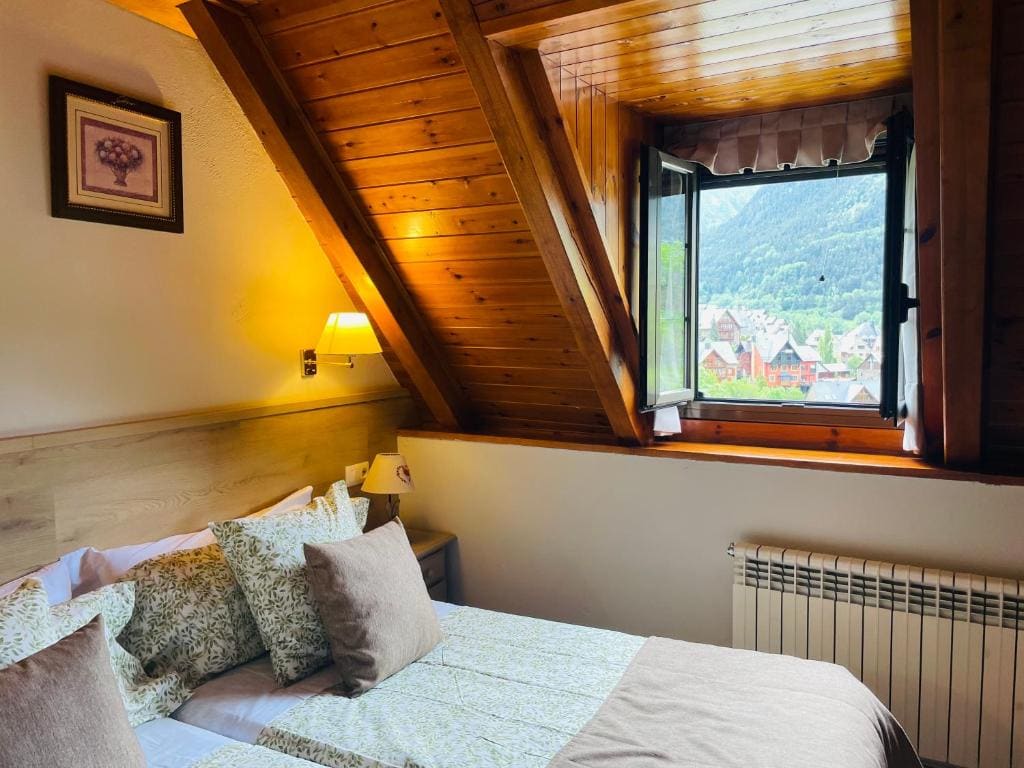 Standard Twin Room room - Image 1