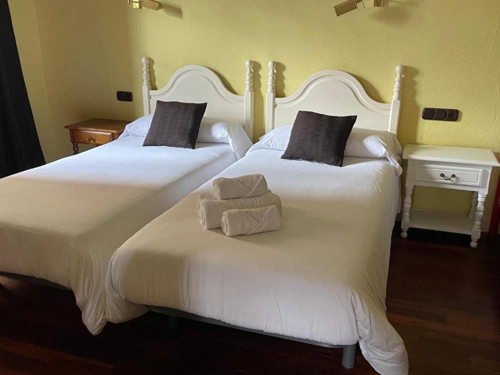 Double or Twin Room room - Image 2