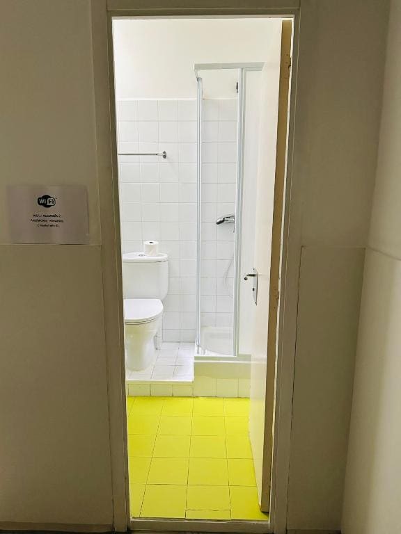 Twin Room with Private Bathroom room - Image 2